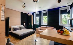Lupoapartments Z Jacuzzi Pole Dance Leczycka 29 Klimatyzacja Parking Dostep Na Kod